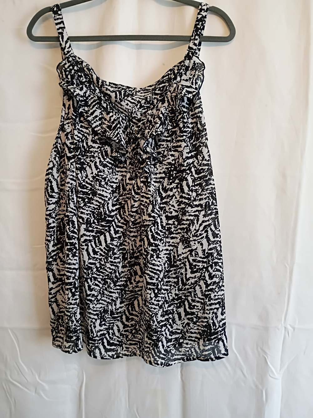 Avenue Black and White Printed Tank Top Size 26/28